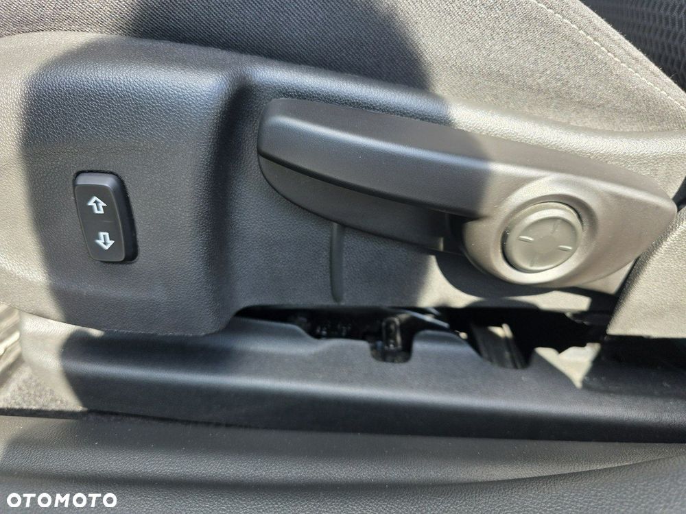 Opel Insignia 2.0 CDTI Business Elegance S&S - 27