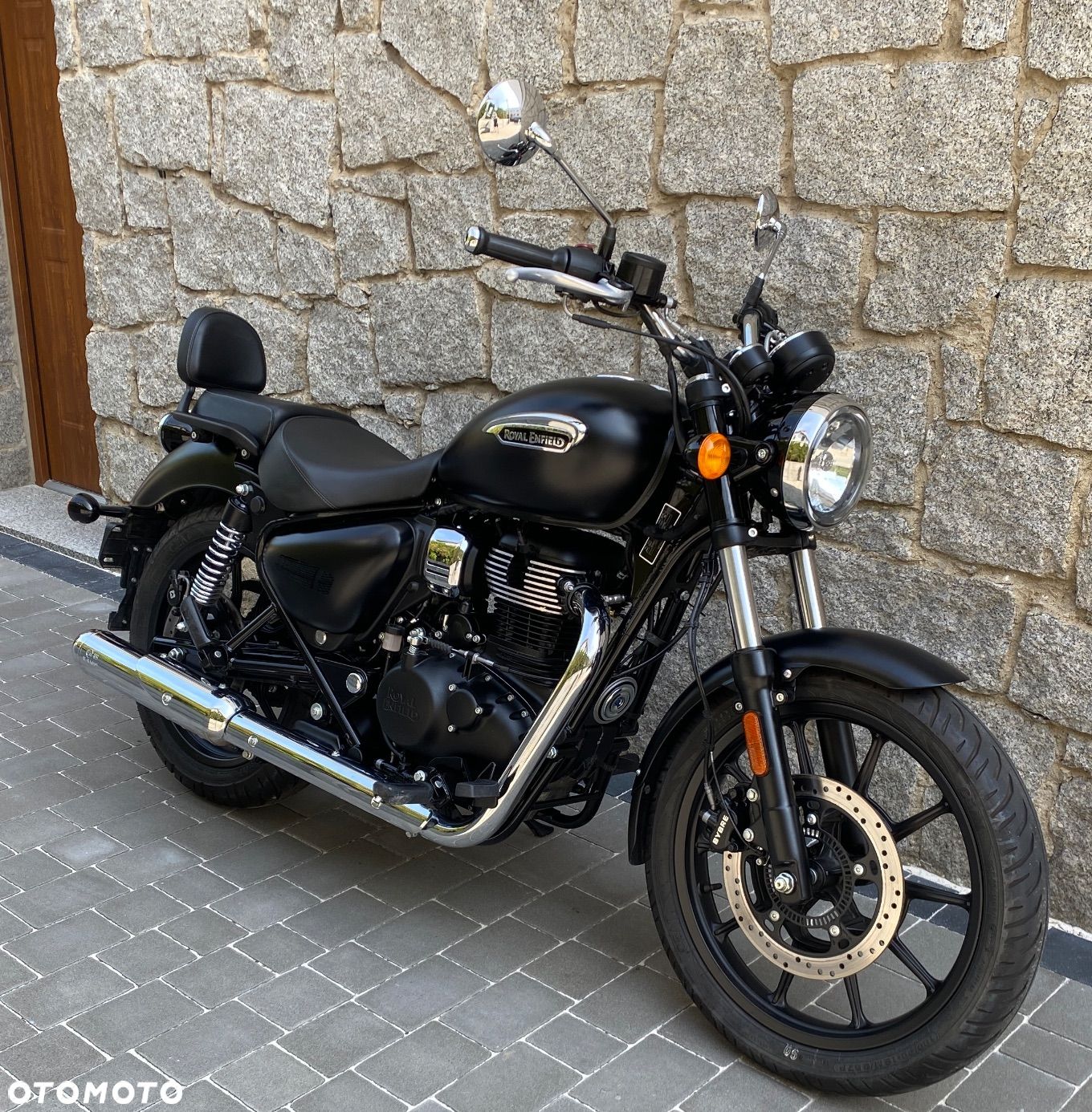 Royal Enfield Meteor - 1