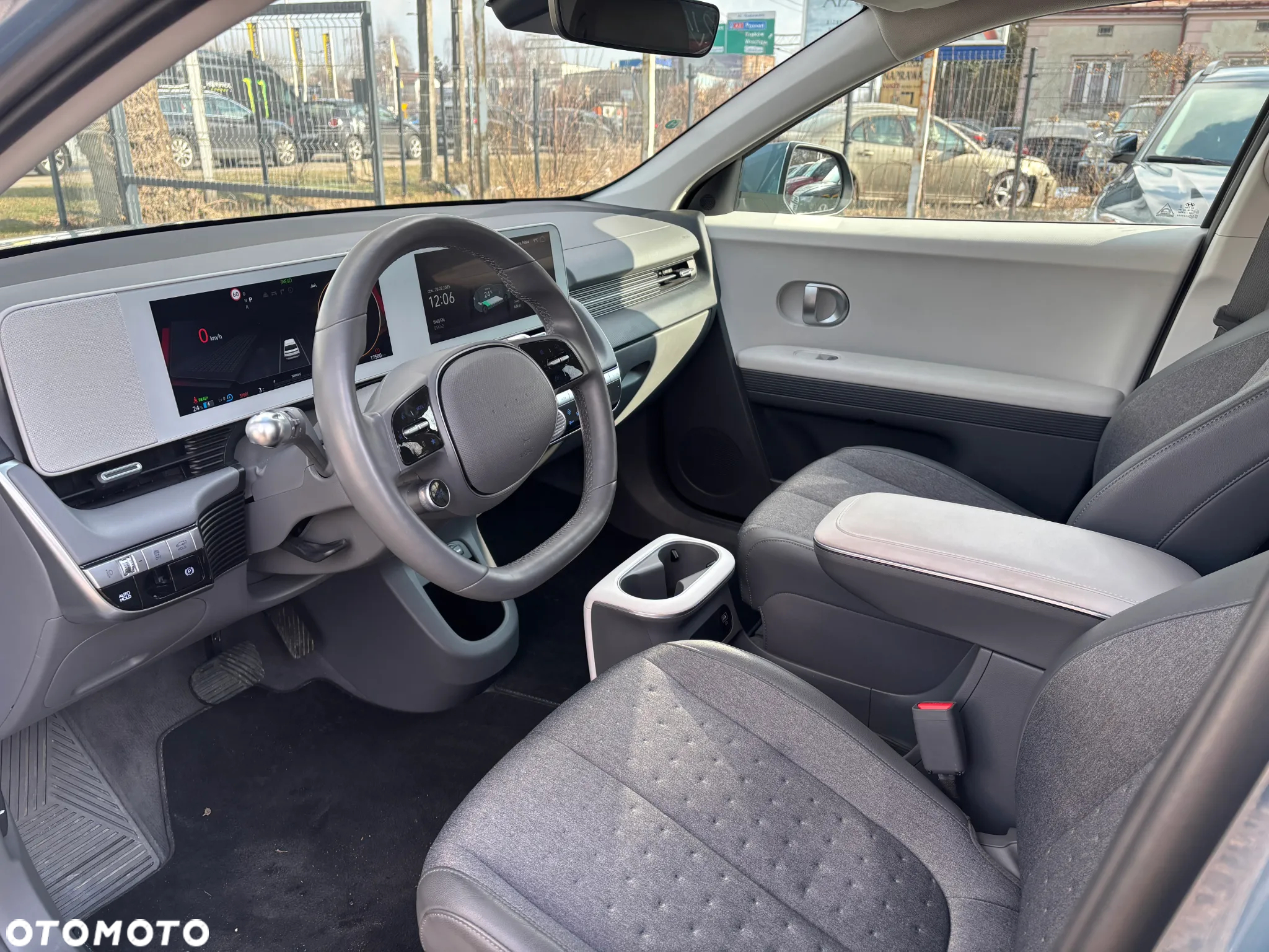 Hyundai IONIQ - 10