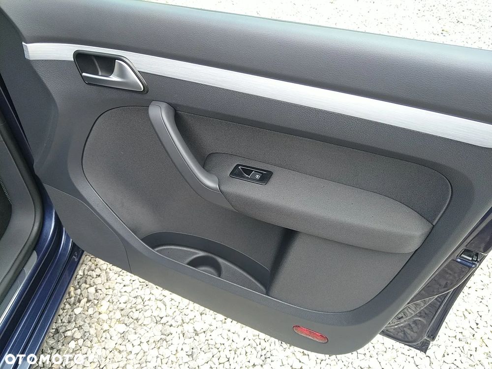 Volkswagen Touran 1.6 TDI DPF DSG Cup - 30