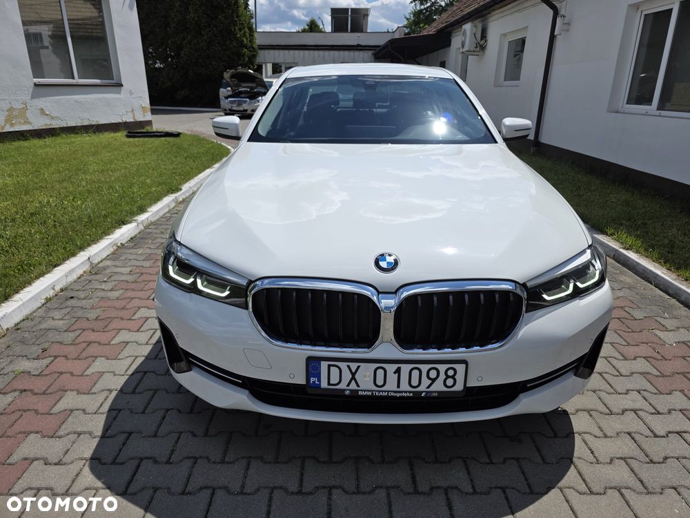 BMW Seria 5 518d mHEV - 5