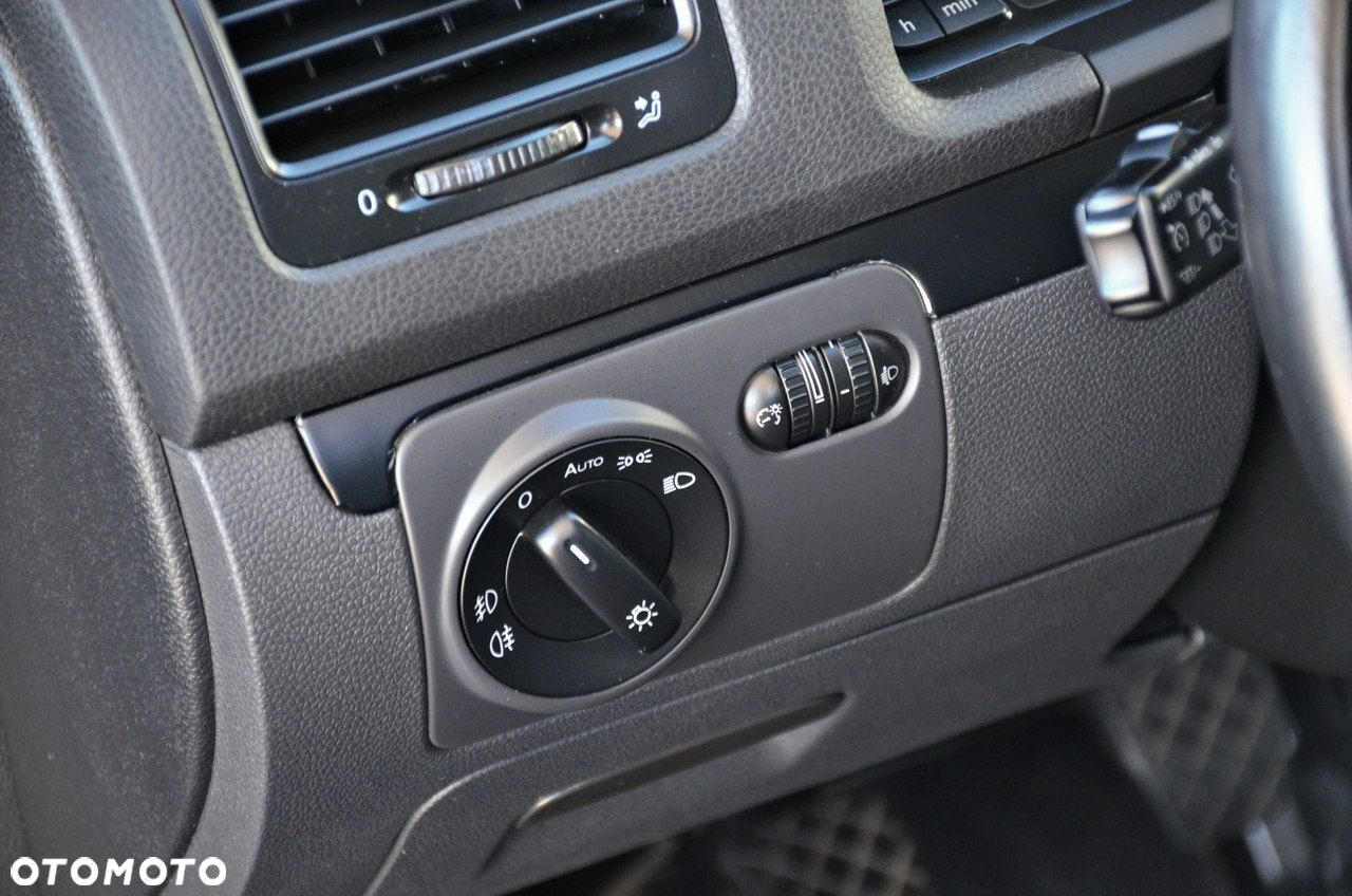 Volkswagen Golf - 16