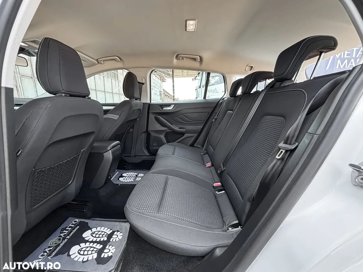 Ford Focus - 9