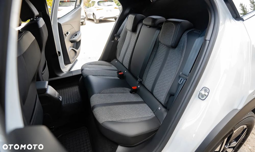 Peugeot 2008 1.5 BlueHDi Allure Pack S&S EAT8 - 34