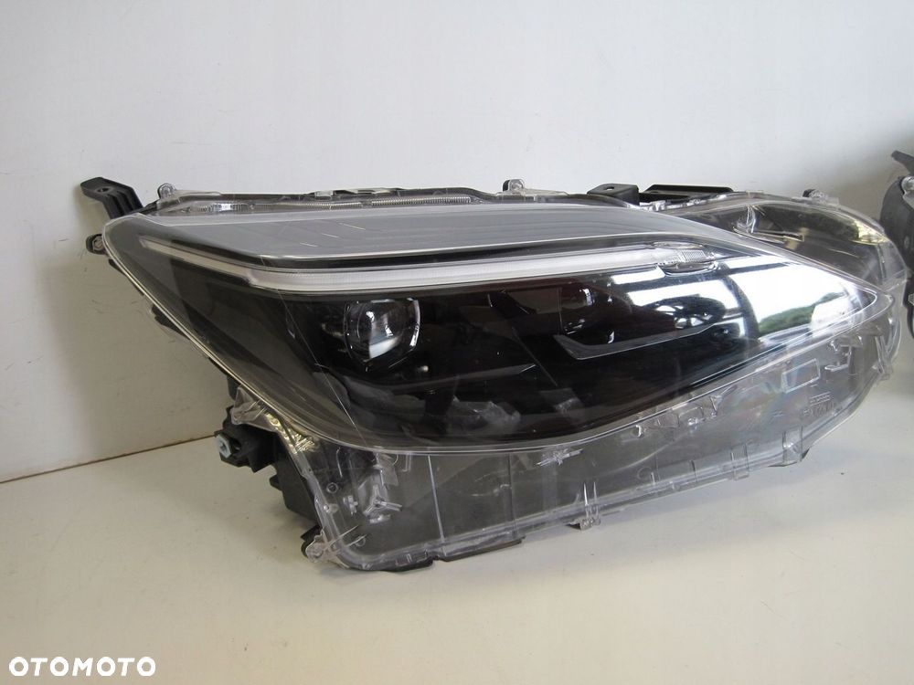 Lampa Lampy PRAWA LEWA TOYOTA YARIS CROSS - 4
