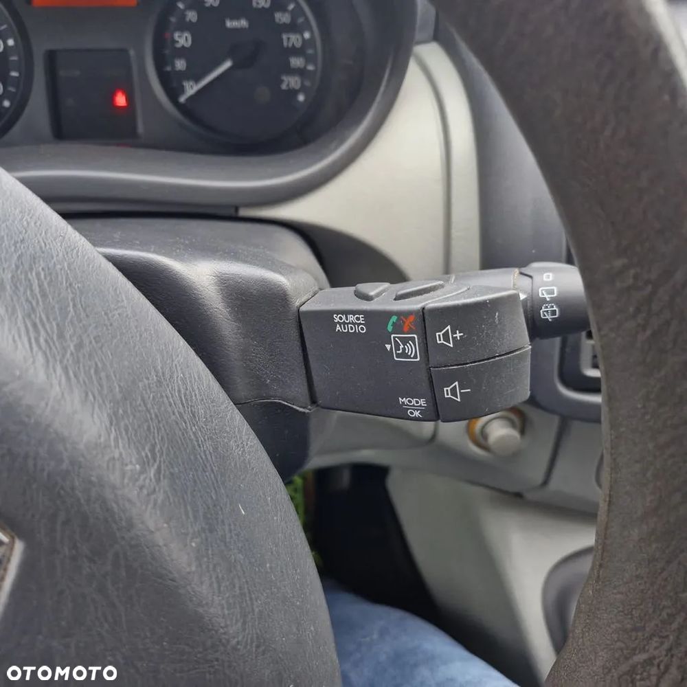 Renault TRAFIC - 12