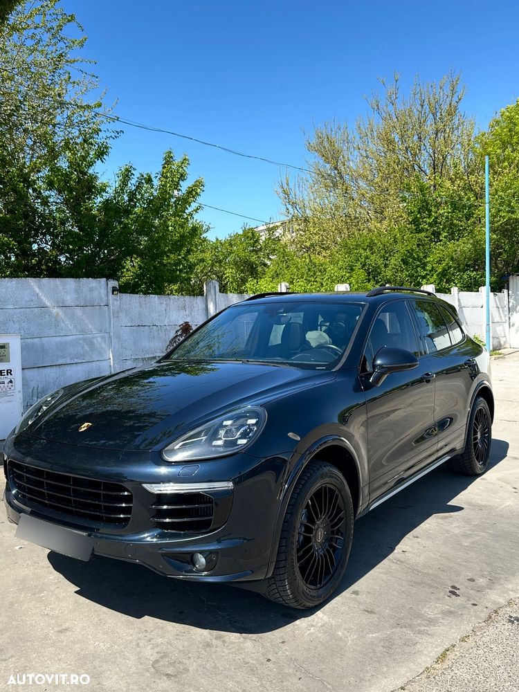 Porsche Cayenne - 1
