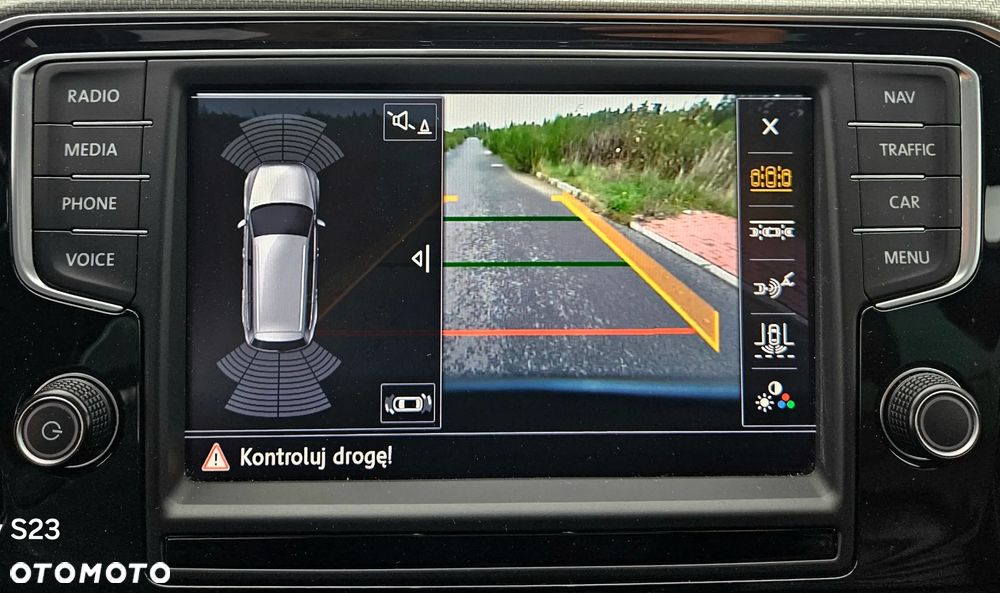 Volkswagen Passat 2.0 TDI BMT Highline - 24
