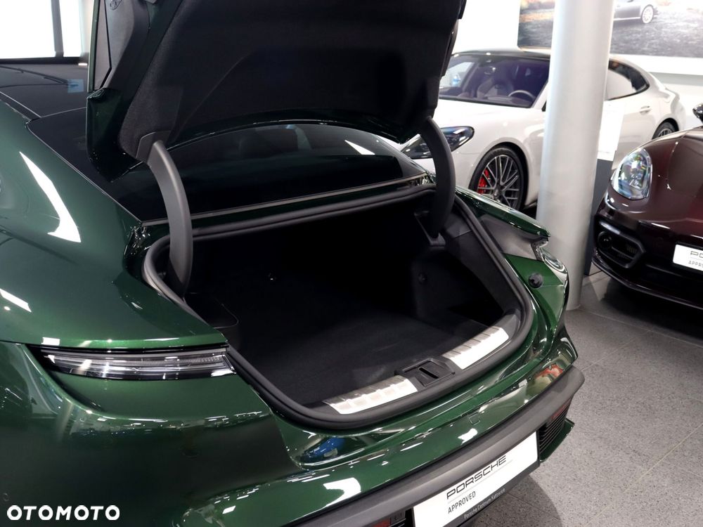 Porsche Taycan 105kWh 4S Black Edition - 35