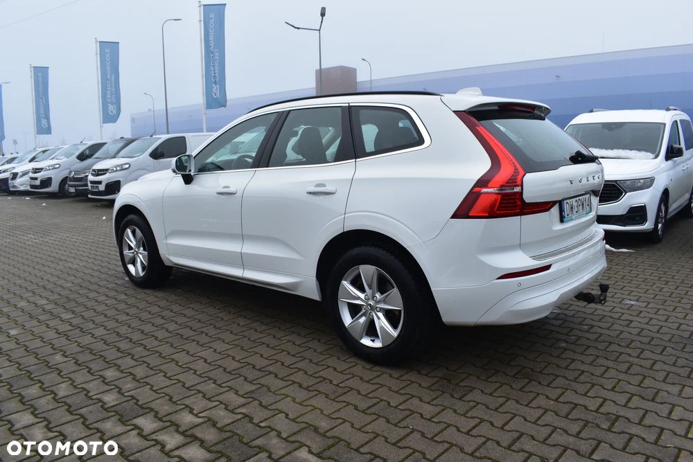 Volvo XC 60 B4 D AWD Momentum Pro - 8