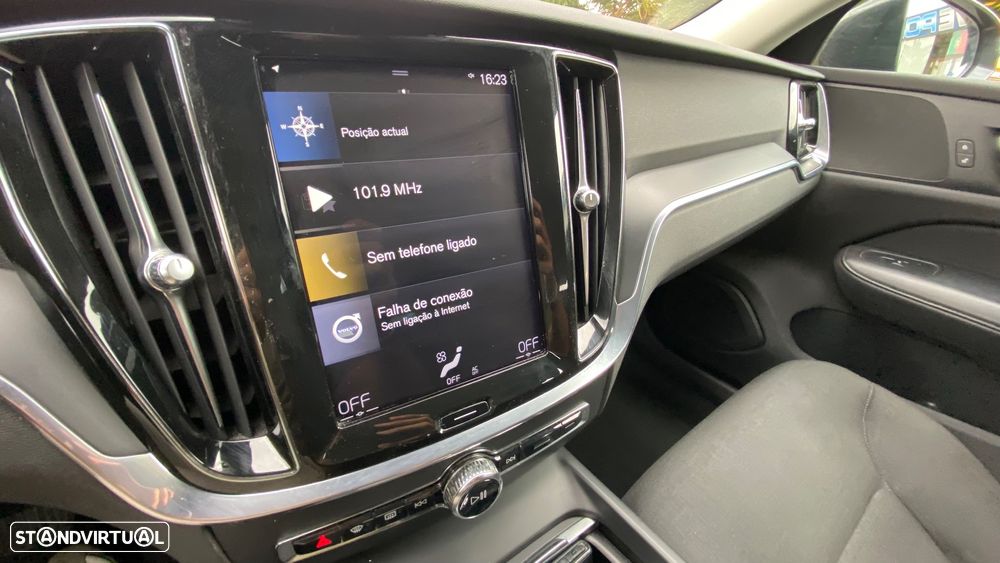 Volvo V60 2.0 D3 Momentum Plus Geartronic - 32