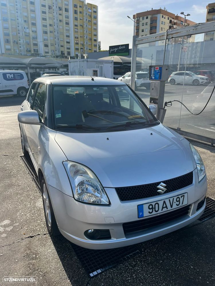 Suzuki Swift 1.3 16V GLX - 12