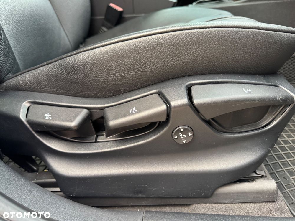 BMW X3 2.5i - 31