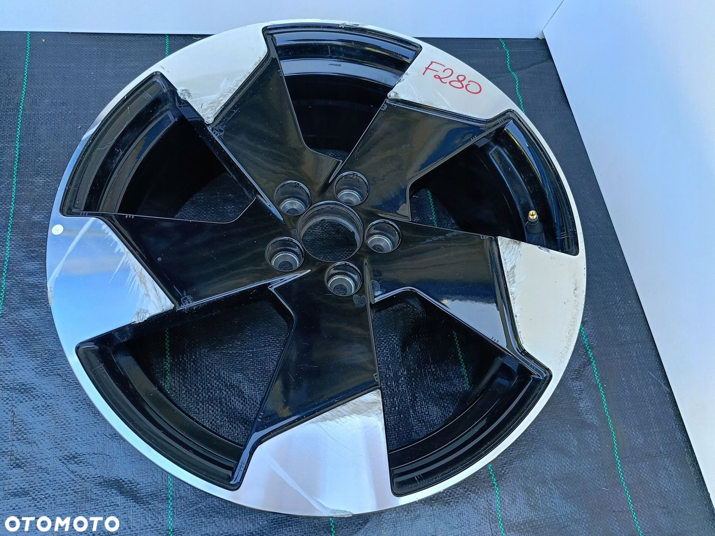 FELGA ALUMINIOWA VOLVO EX-30 EX30 OE 8.0"x19" 5x108 ET48.5 30000286 - 3