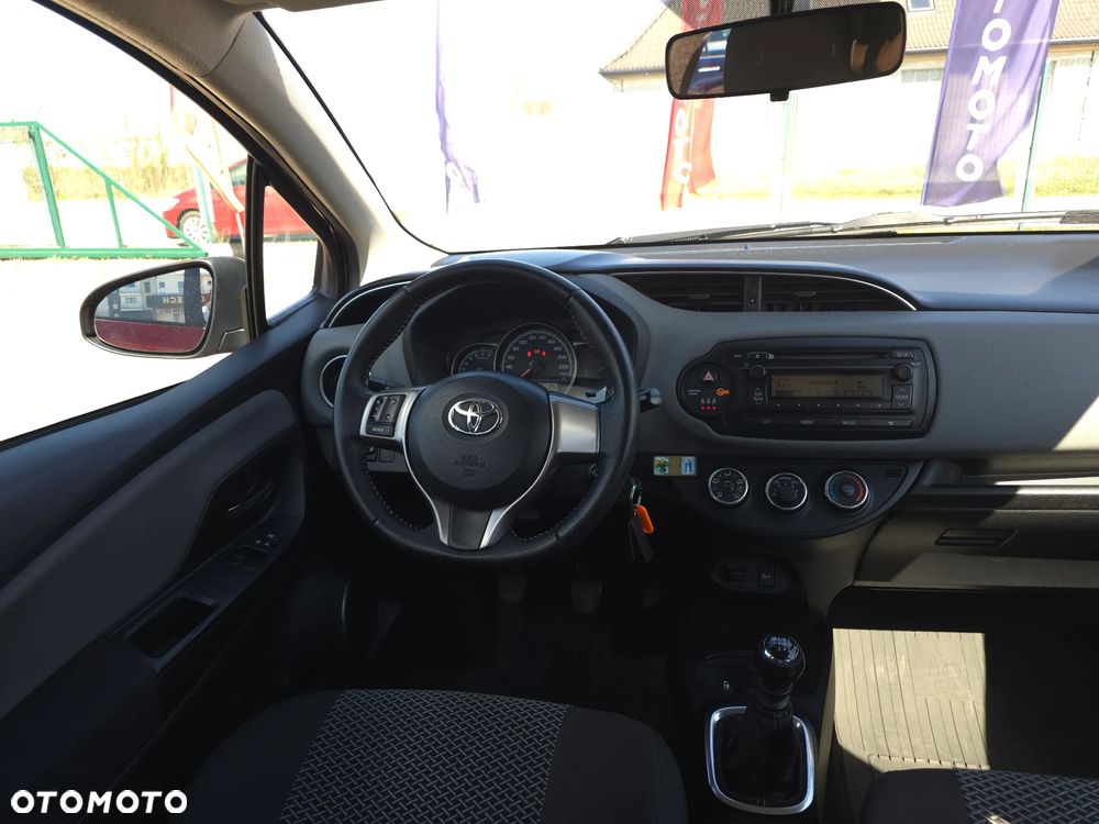 Toyota Yaris 1.33 Premium - 34