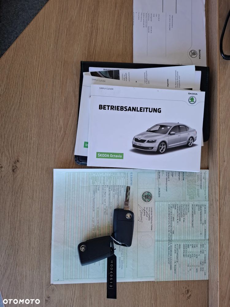 Skoda Octavia 2.0 TDI DSG RS - 34