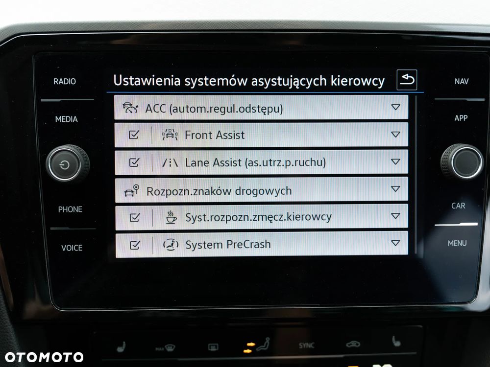 Volkswagen Passat 1.5 TSI EVO Elegance - 31