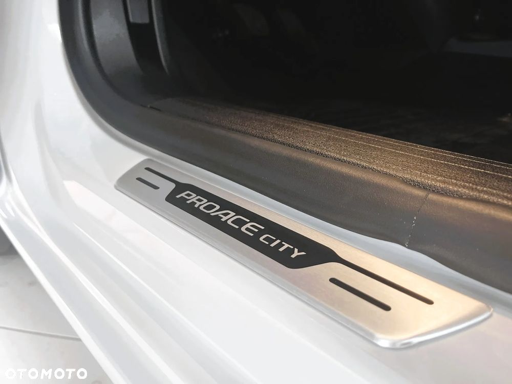 Toyota Proace City - 28