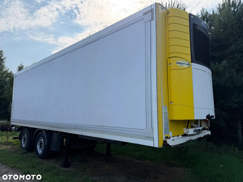 Schmitz Cargobull CARRIER VECTOR 1550 / OŚ SKRĘTNA / WINDA + ROLETA / 22 PALETY DŁ. 9 M / IDEALNA DO MIASTA / ŚWIETNIE ZWROTNA i SKRĘCAJĄCA NACZEPA / DOSTĘPNE 3 SZTUKI !! - 2
