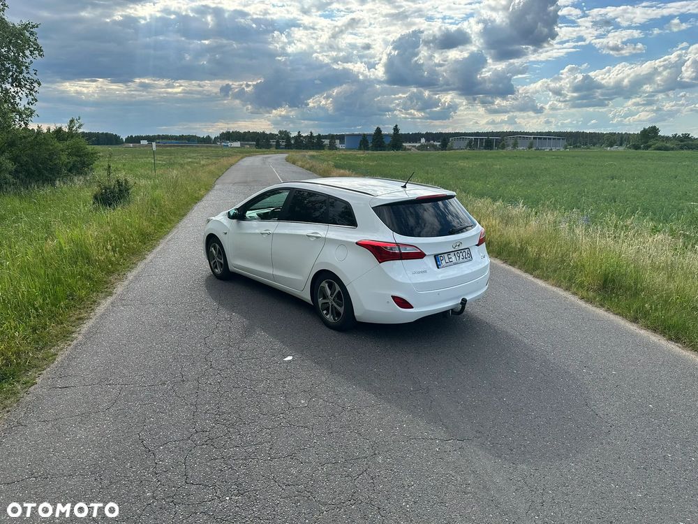 Hyundai i30 1.4 Premiere Comfort - 17
