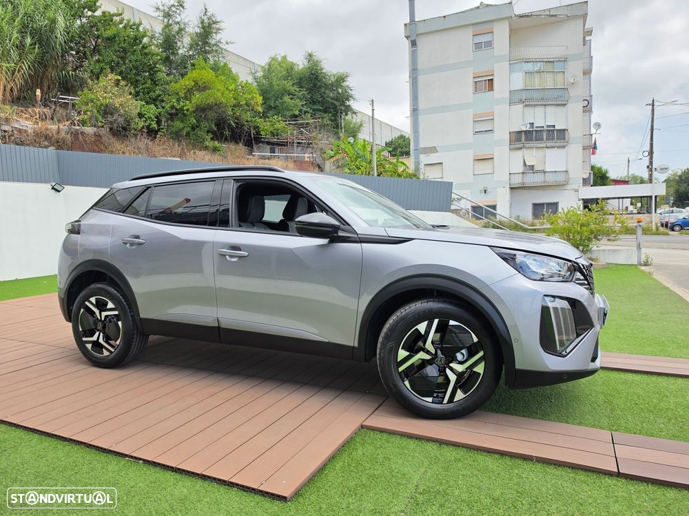 Peugeot 2008 1.2 PureTech Allure — fotografia 8