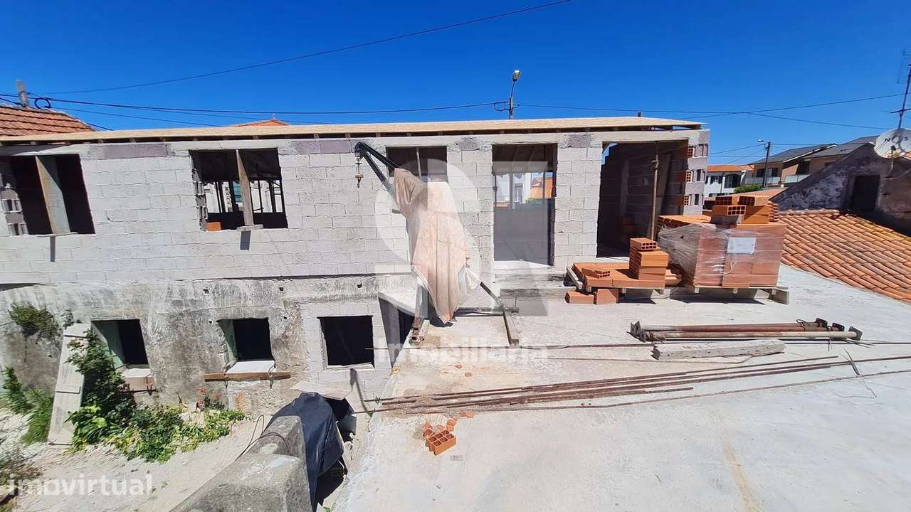 Imóvel para Reconstrução com Elevado Potencial de Investimento - Grande imagem: 2/19