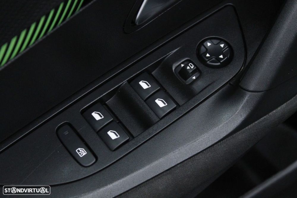 Peugeot 2008 1.2 PureTech Active - 21