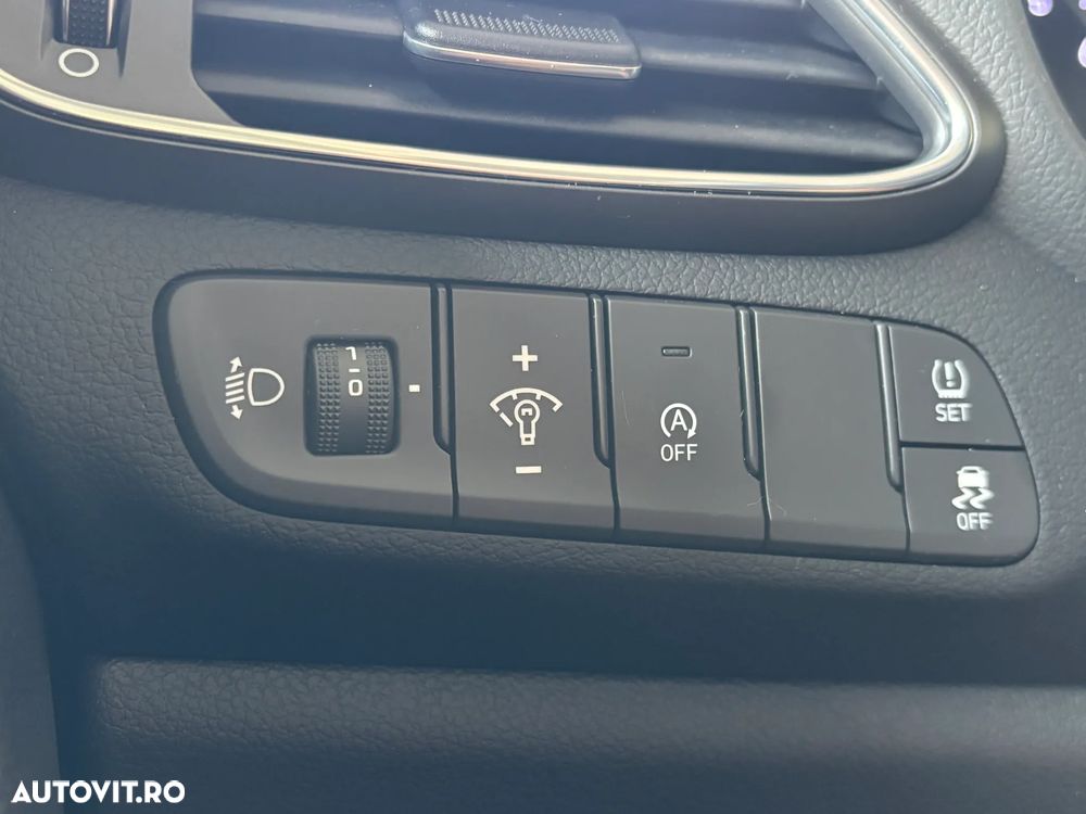 Hyundai i30 1.5 110CP M/T Comfort - 17
