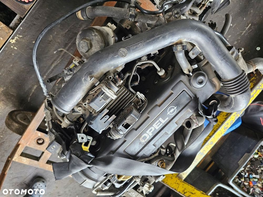 SILNIK OPEL MERIVA ASTRA II G CORSA C 1.7CDTI Y17DT - 1
