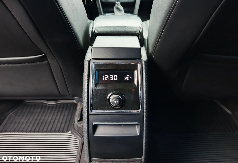 Skoda Superb 2.0 TDI 4x4 DSG Elegance - 26