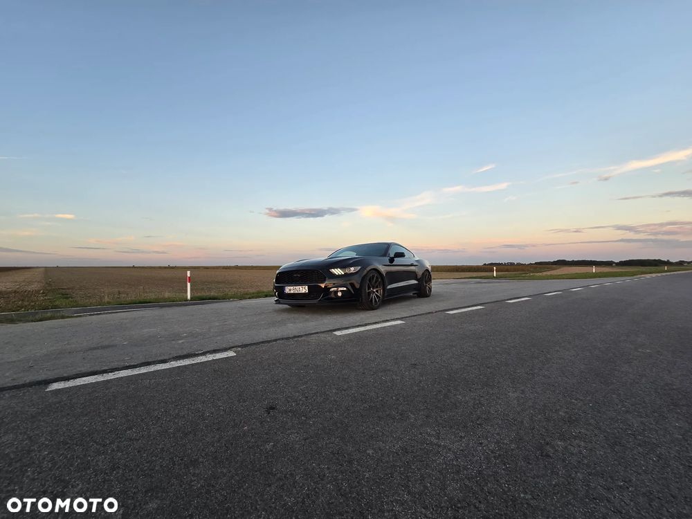 Ford Mustang 2.3 EcoBoost - 11