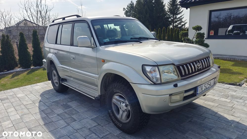 Toyota Land Cruiser - 1