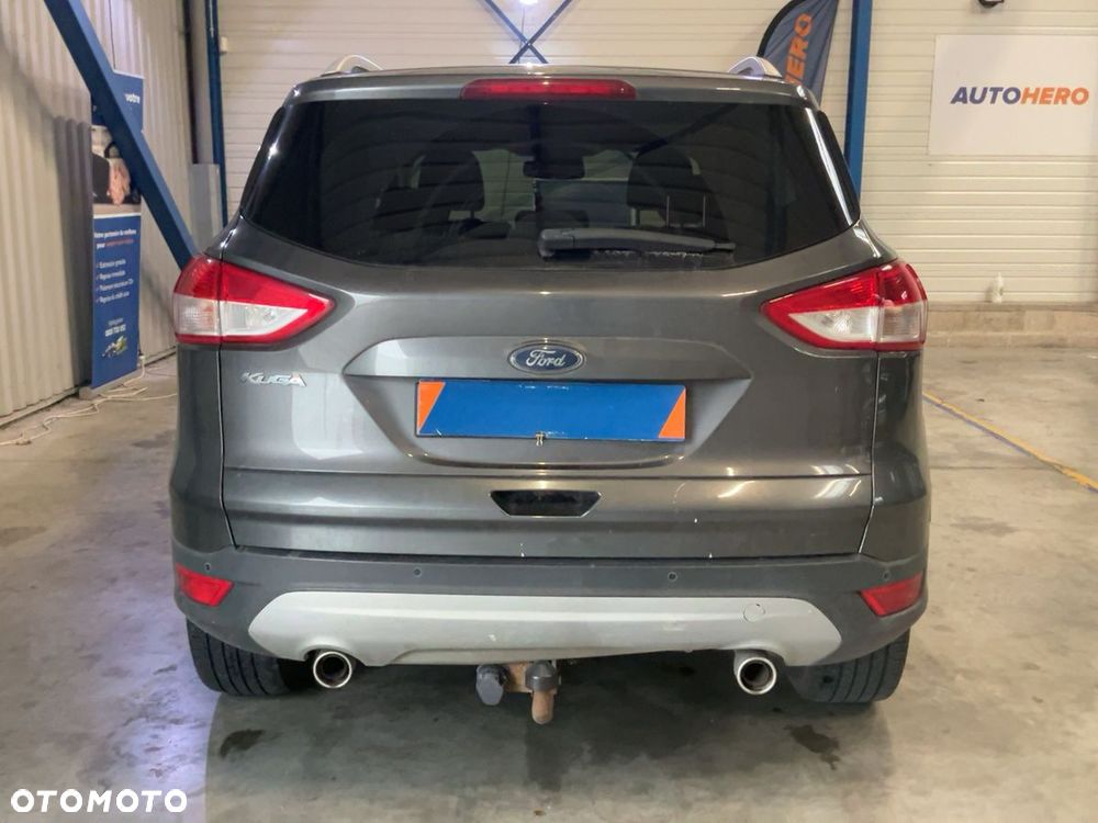 Ford Kuga 2.0 TDCi 2x4 Titanium - 10
