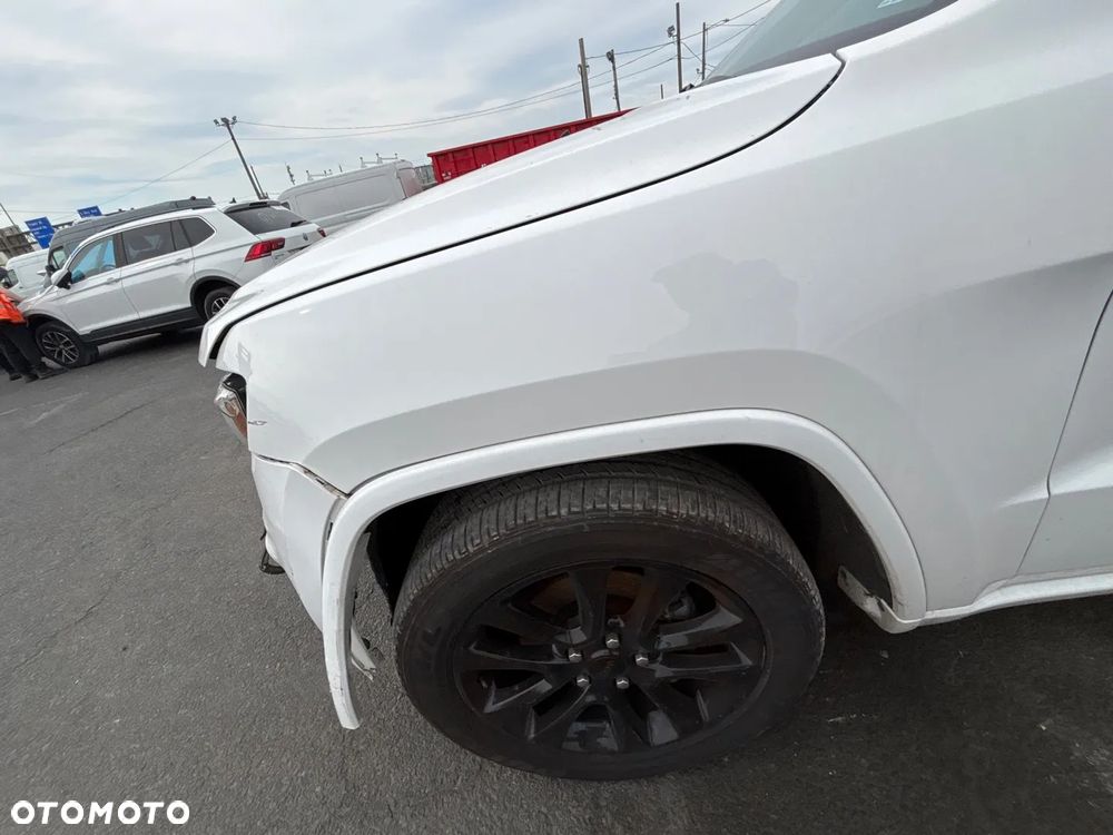 Jeep Grand Cherokee - 29