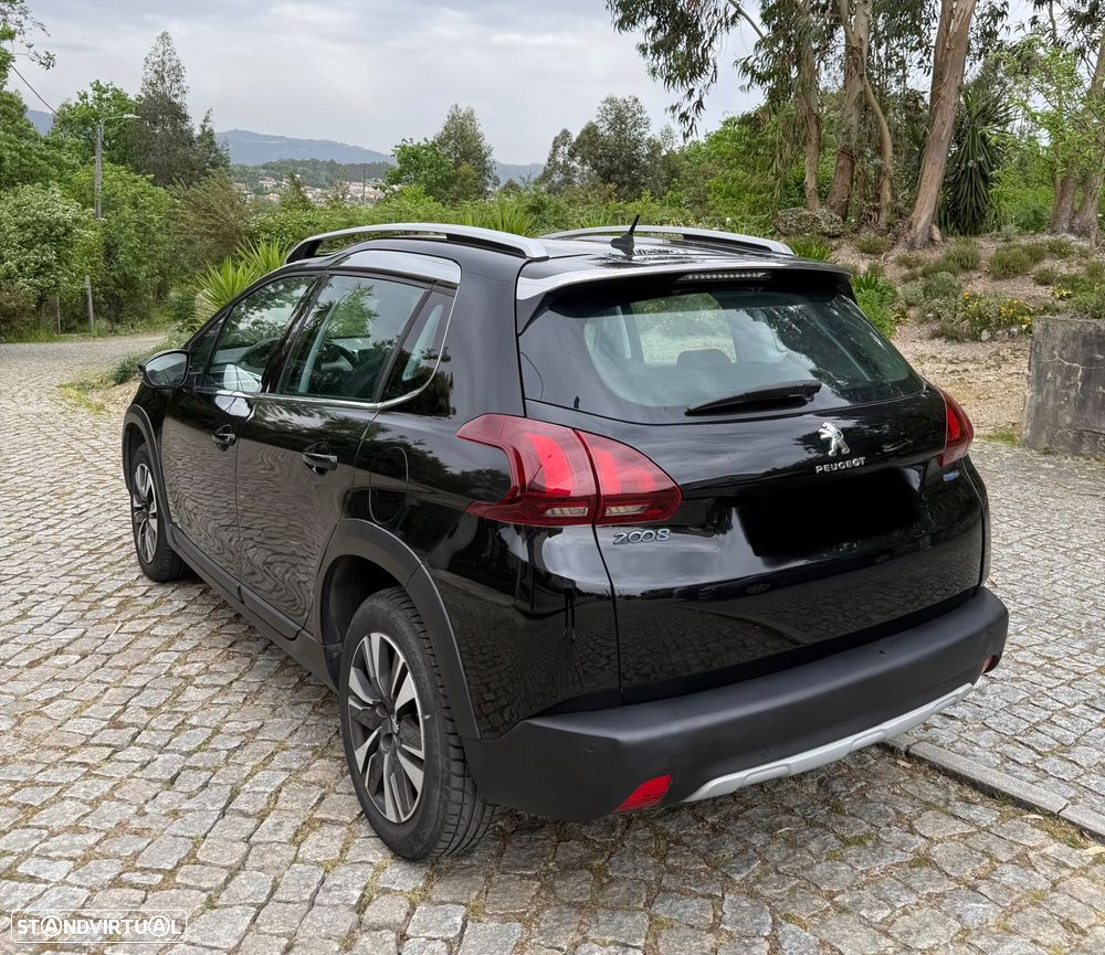 Peugeot 2008 1.2 PureTech Allure - 4