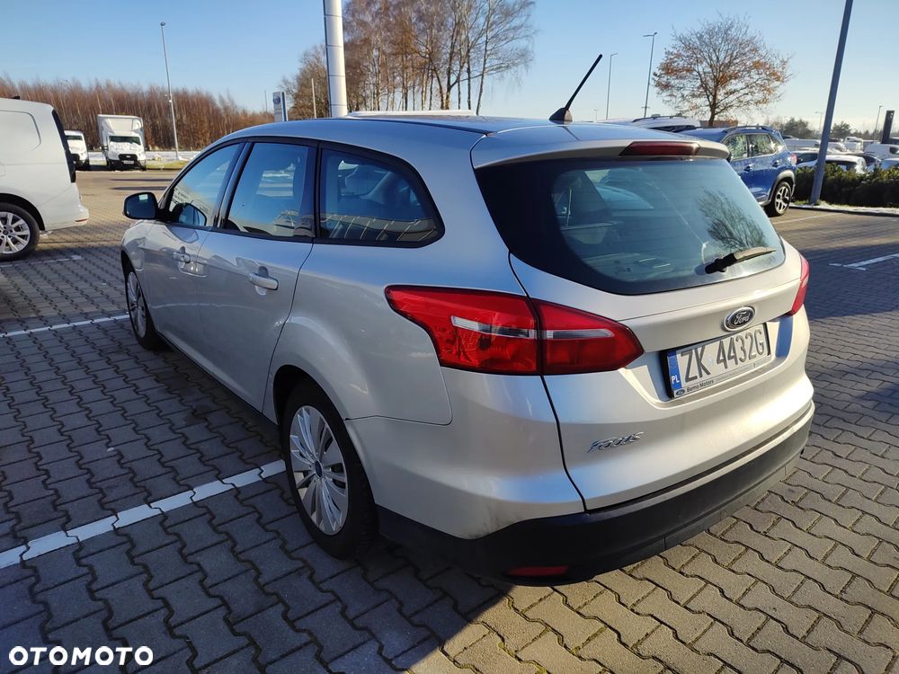 Ford Focus ver-1-5-ecoblue-active - 5