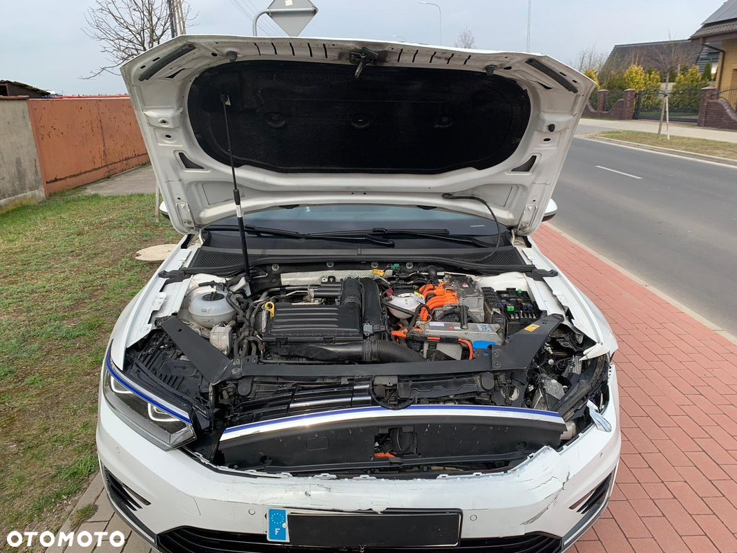Volkswagen Passat - 13