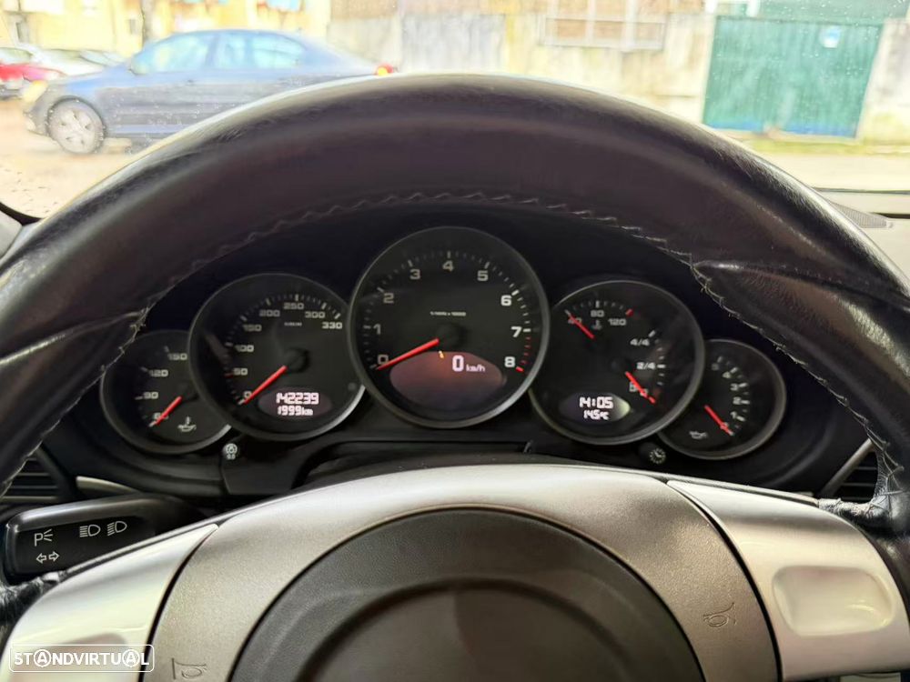 Porsche 911 (997) Carrera - 4