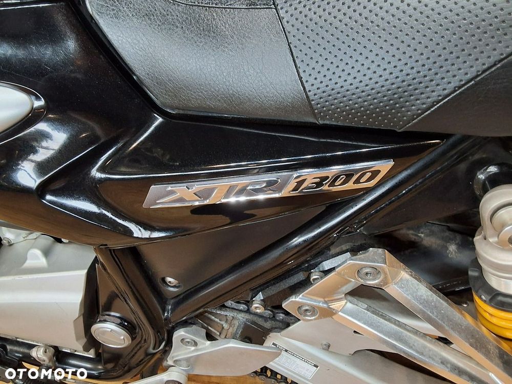 Yamaha XJR - 15