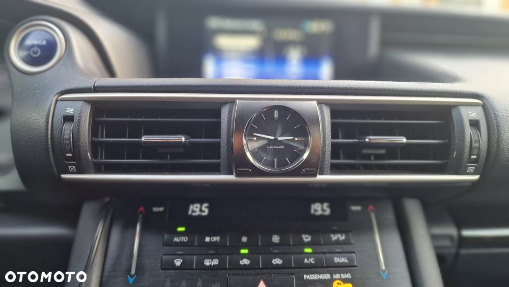 Lexus IS 300h Elegance EU6 - 21