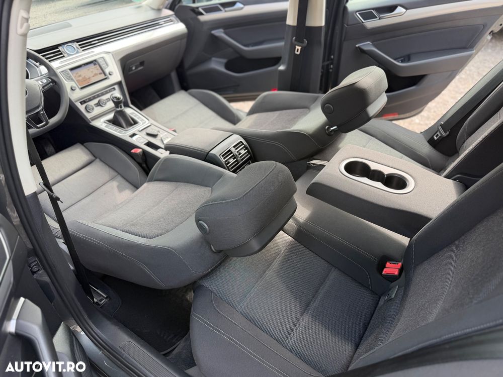 Volkswagen Passat 2.0 TDI SCR BlueMotion Comfortline - 19