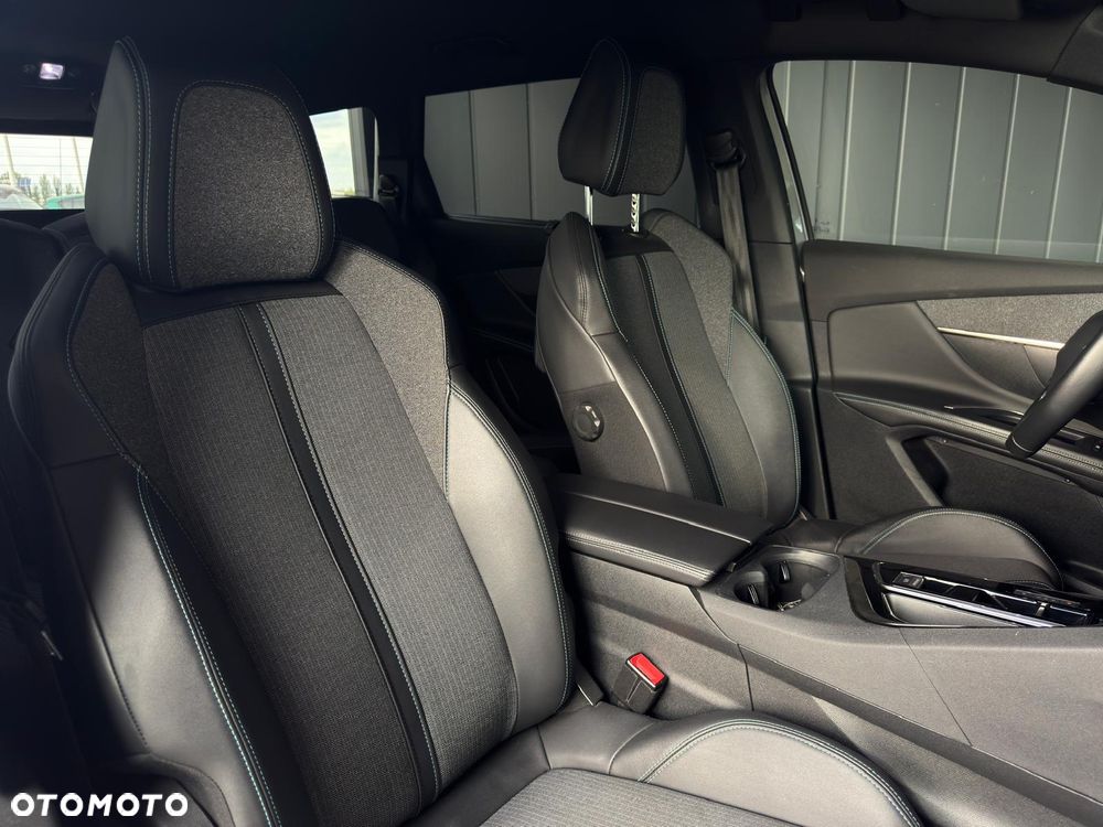 Peugeot 5008 1.5 BlueHDi Allure S&S EAT8 - 19