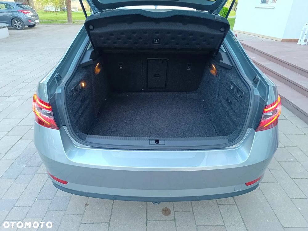 Skoda Superb 1.4 TSI ACT DSG Ambition - 37