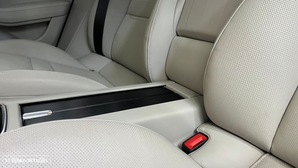 Porsche Panamera 4 E-Hybrid Platinum Edition - 31