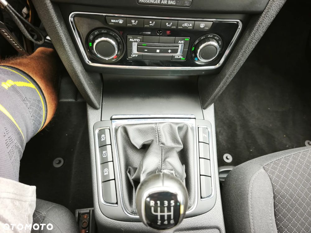 Skoda Superb 1.6 TDI GreenLine - 24