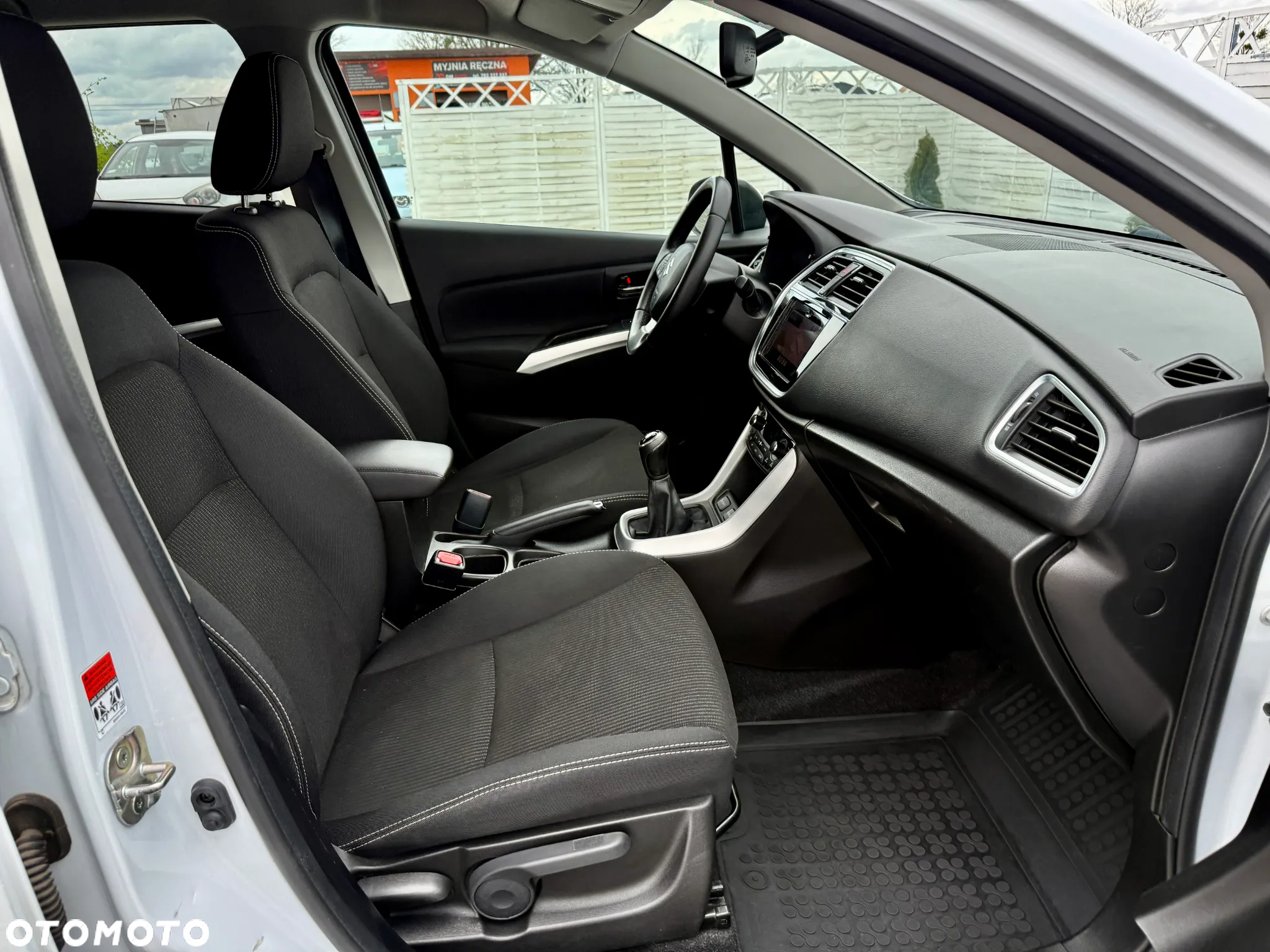 Suzuki SX4 S-Cross 1.0 T Premium - 5