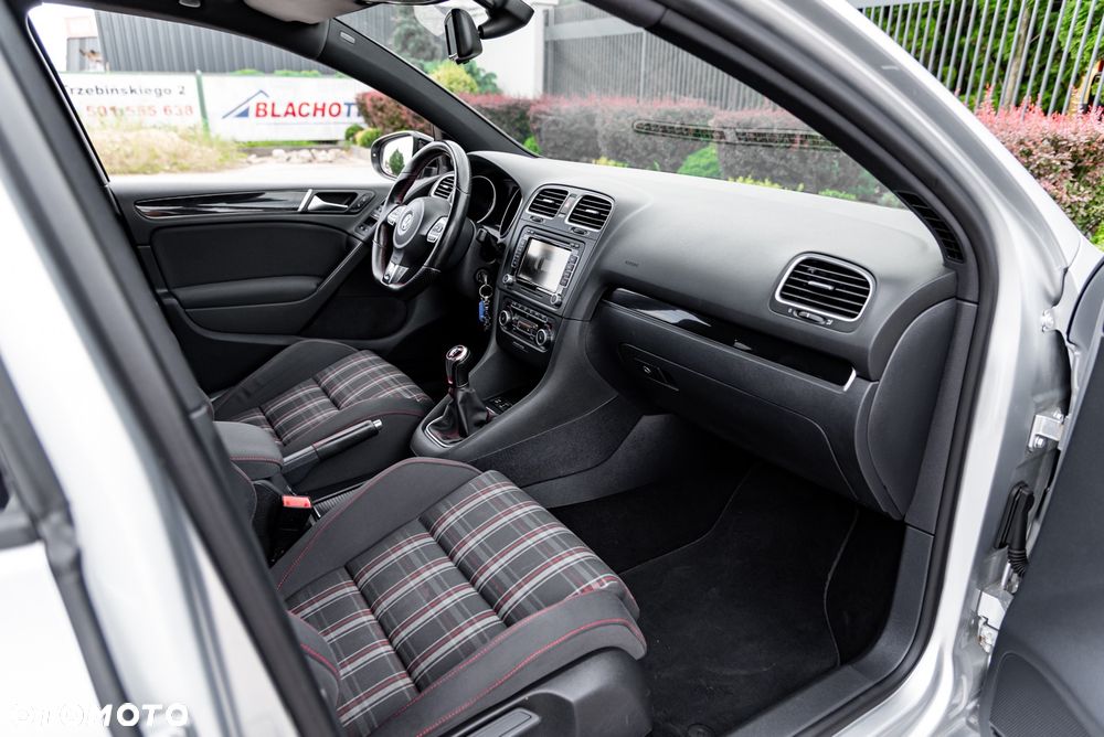 Volkswagen Golf 2.0 GTI - 22