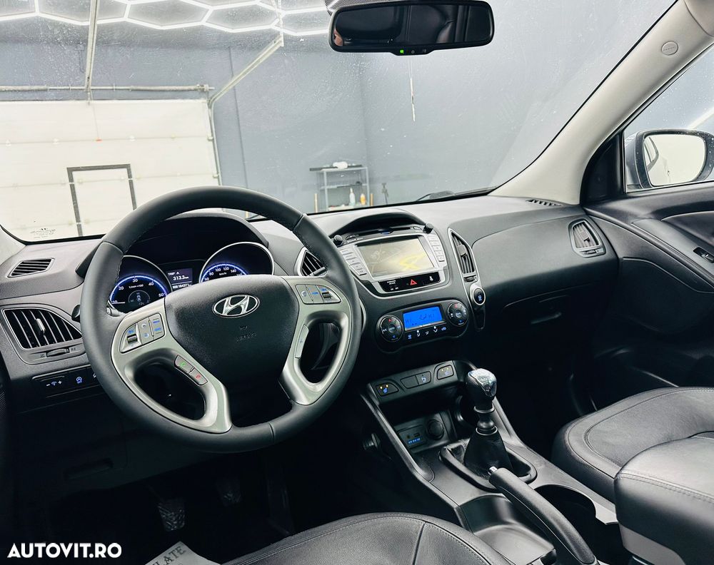 Hyundai ix35 1.7 CRDI 2WD Fifa World Cup Edition - 20