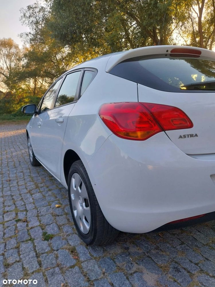 Opel Astra - 16
