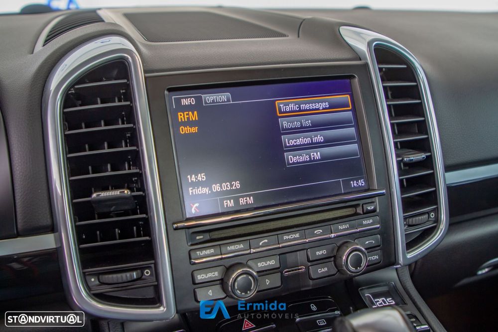 Porsche Cayenne - 35